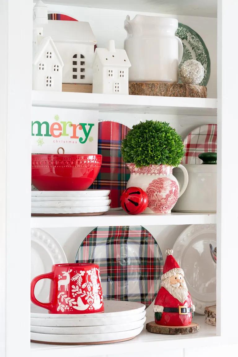 Festive Christmas Kitchen Shelf Decor Ideas-0