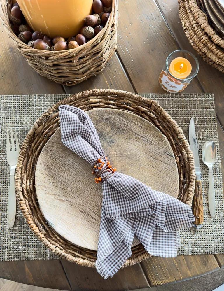 Easy Thanksgiving Table Place Setting Styling Ideas-0