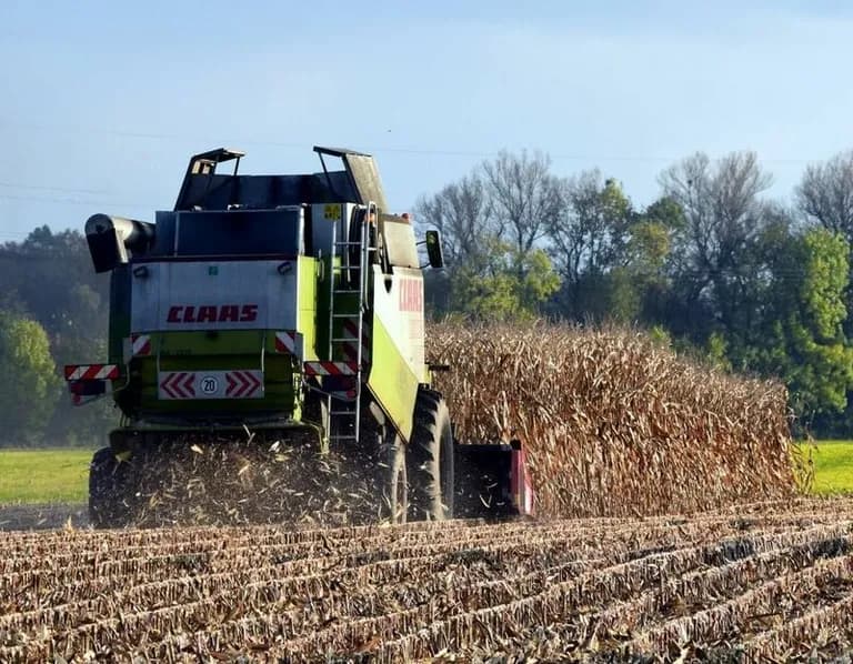  harvester reaper thresher thrasher threshing machine corn tractor-0