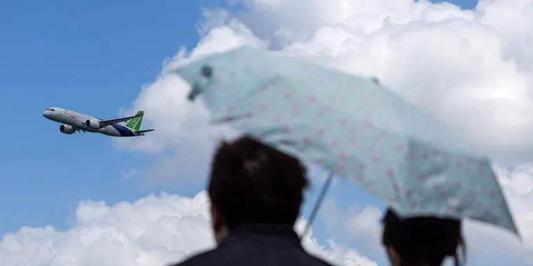  umbrella airliner wing warplane military plane-0