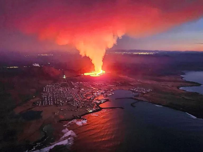  volcano geyser lakeside lakeshore seashore coast seacoast sea-coast-0