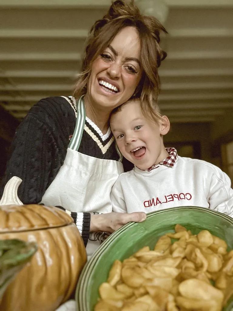  mixing bowl plate guacamole apron-0