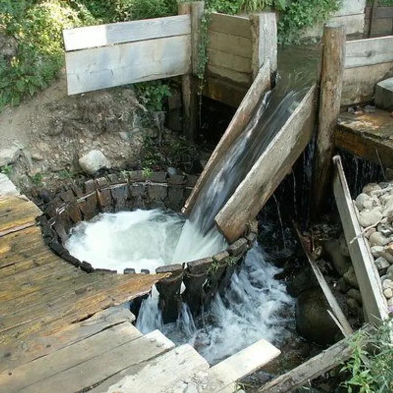  dam dike dyke breakwater groin groyne mole bulwark seawall jetty fountain tub vat-0