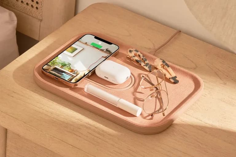  iPod mousetrap tray cellular telephone cellular phone cellphone cell mobile phone-0