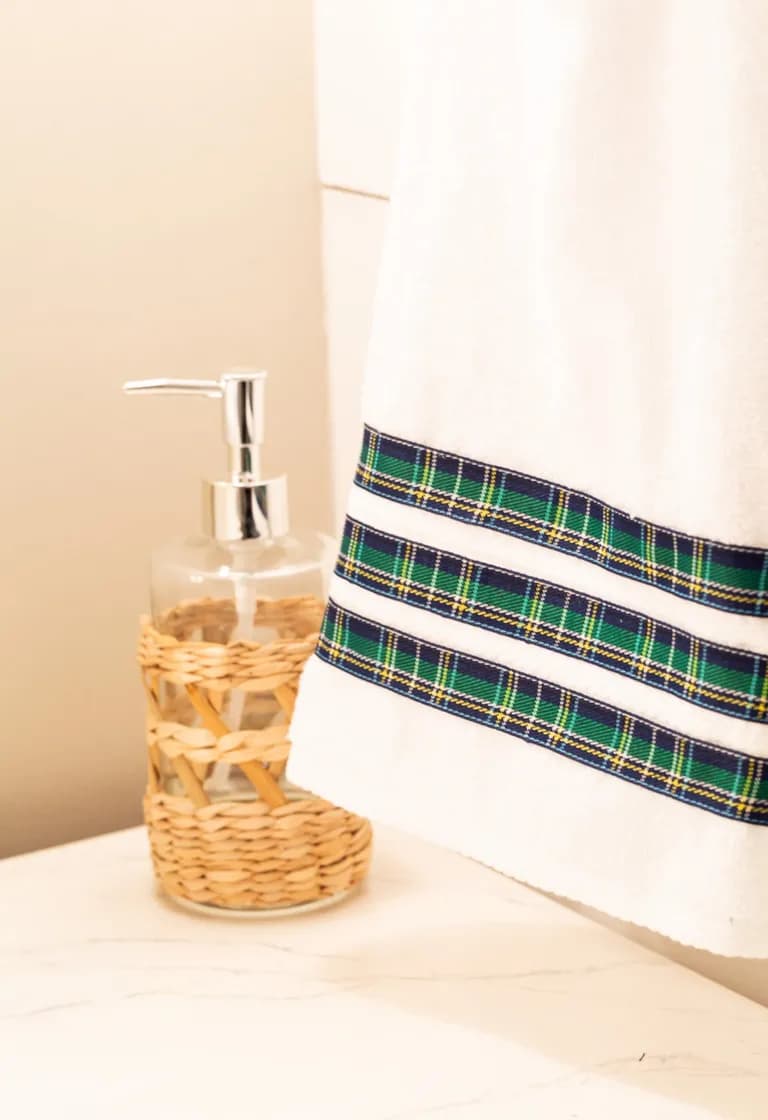  soap dispenser bath towel hamper paper towel-0