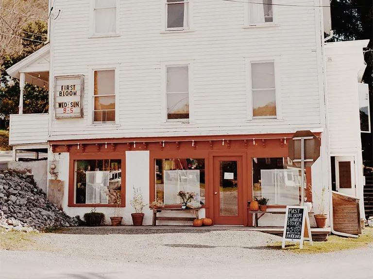  restaurant eating house eating place eatery bakery bakeshop bakehouse tobacco shop tobacconist shop tobacconist bookshop bookstore bookstall-0