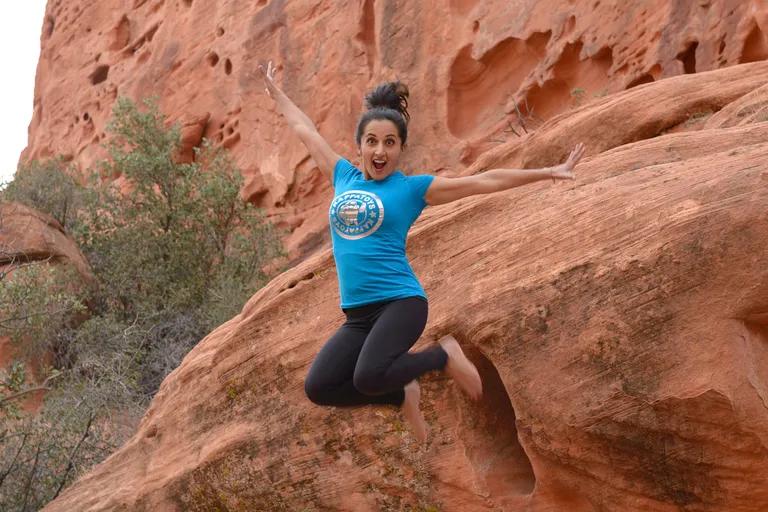  cliff drop drop-off cliff dwelling jersey T-shirt tee shirt balance beam beam-0