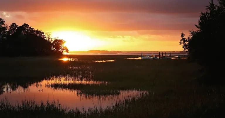  lakeside lakeshore seashore coast seacoast sea-coast boathouse valley vale-0