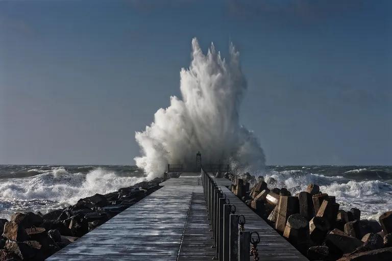  breakwater groin groyne mole bulwark seawall jetty beacon lighthouse beacon light pharos seashore coast seacoast sea-coast promontory headland head foreland-0