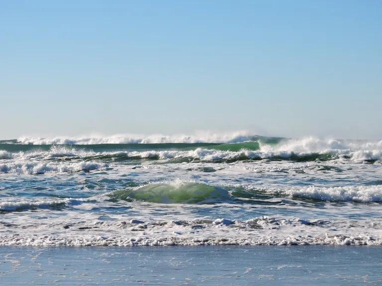  seashore coast seacoast sea-coast promontory headland head foreland sandbar sand bar lakeside lakeshore-0