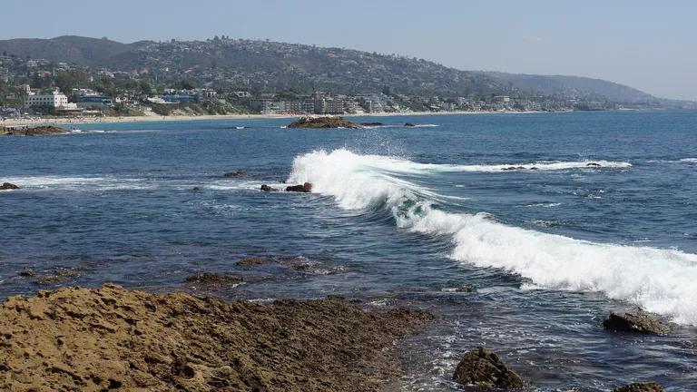  seashore coast seacoast sea-coast promontory headland head foreland breakwater groin groyne mole bulwark seawall jetty cliff drop drop-off-0