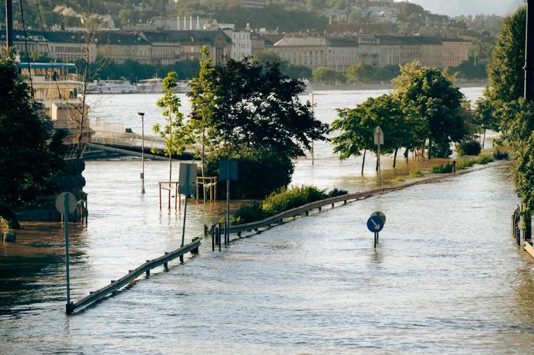  lakeside lakeshore dam dike dyke pier breakwater groin groyne mole bulwark seawall jetty-0