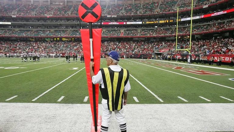  pole scoreboard street sign football helmet-0